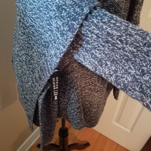 XS Brand New Design Lab Sweater - Picture 3 of 6